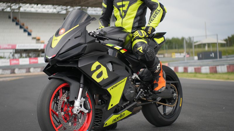 Motocykl Crank Racing Team w nowym malowaniu na sezon 2026